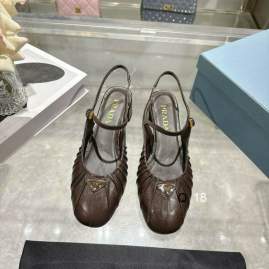 Picture of Prada Shoes _SKUPradasz35-40X051819237